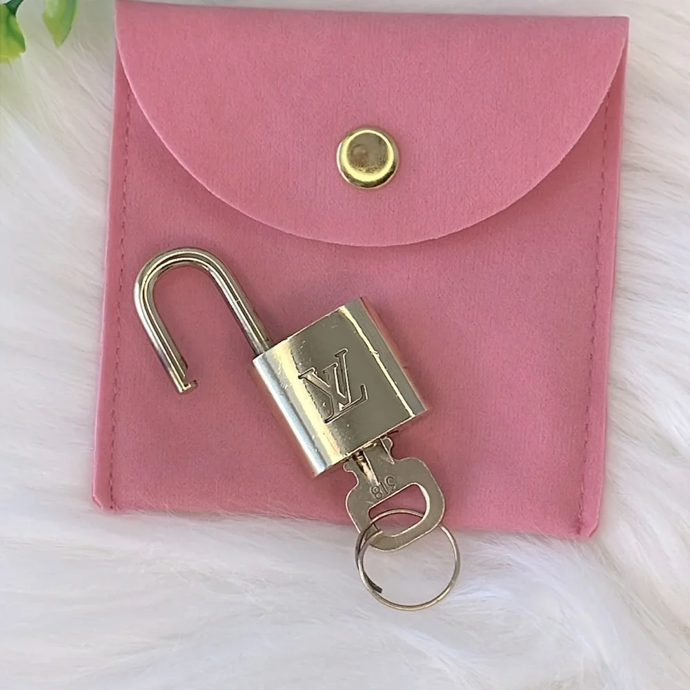 Louis Vuitton Padlock and‎ Key # 318